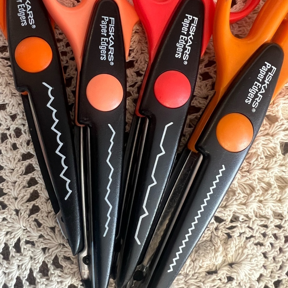 Fiskars Craft Scrapbooking Scissors -4 - Picture 2 of 3